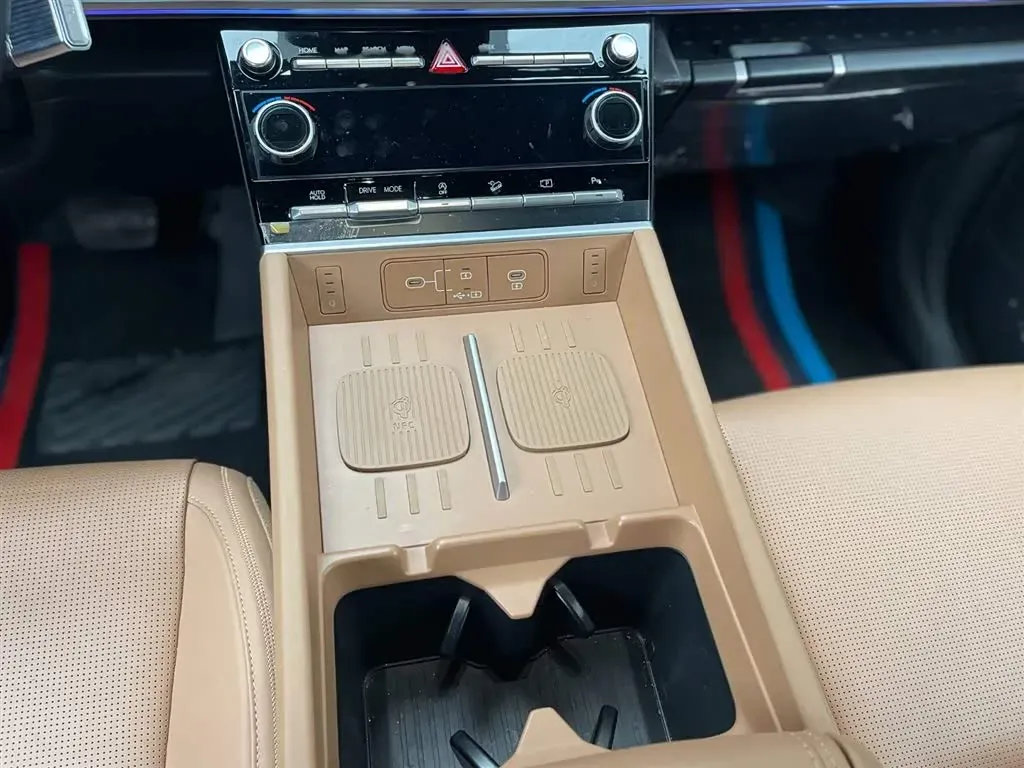 2024 Hyundai Santafe 2.0T 247HP L4 8AT,autocango,china used car exporter,china ev exporter,chinese used car exporter,chinese used ev exporter