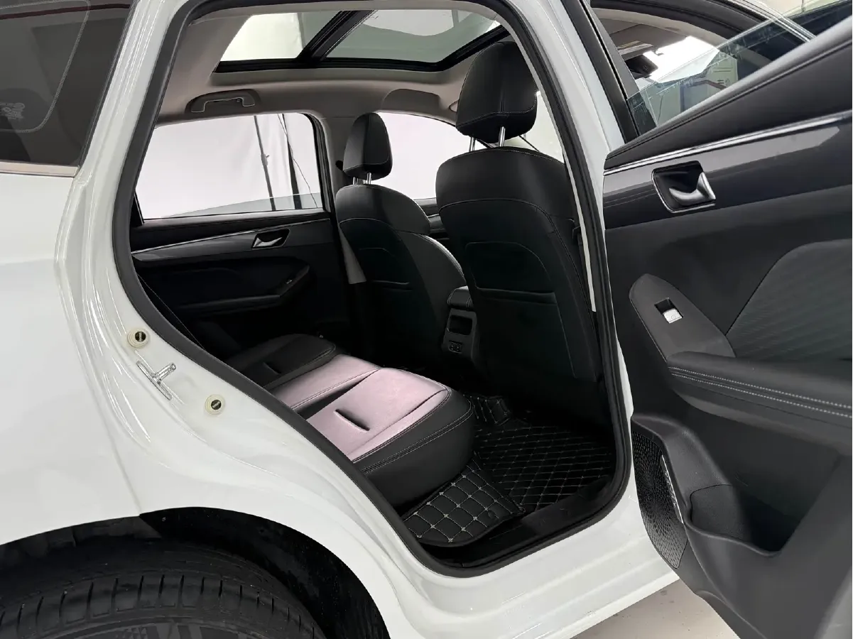 2021 Haval Jolion 1.5T 150HP L4 7DCT,autocango,china used car exporter,china ev exporter,chinese used car exporter,chinese used ev exporter
