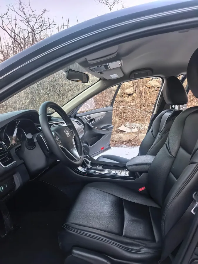 2015 Honda Spirior 2.0L 155HP L4 CVT,autocango,china used car exporter,china ev exporter,chinese used car exporter,chinese used ev exporter