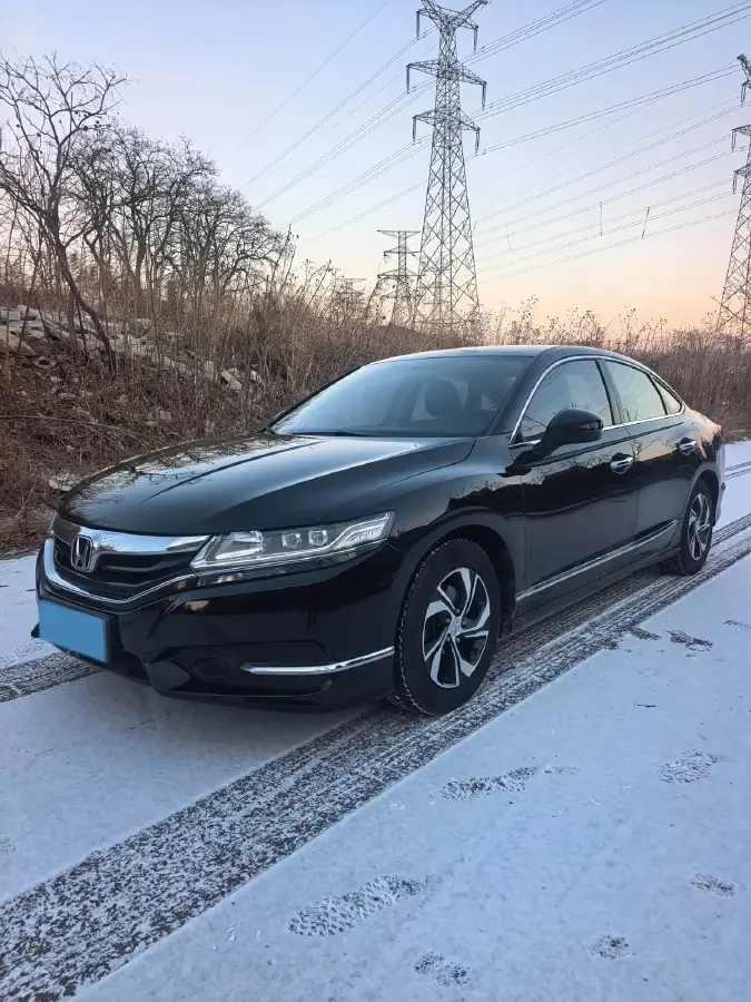2015 Honda Spirior 2.0L 155HP L4 CVT