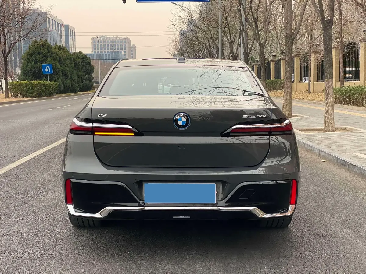 2023 BMW i7 BEV 101.7KWH,autocango,china used car exporter,china ev exporter,chinese used car exporter,chinese used ev exporter
