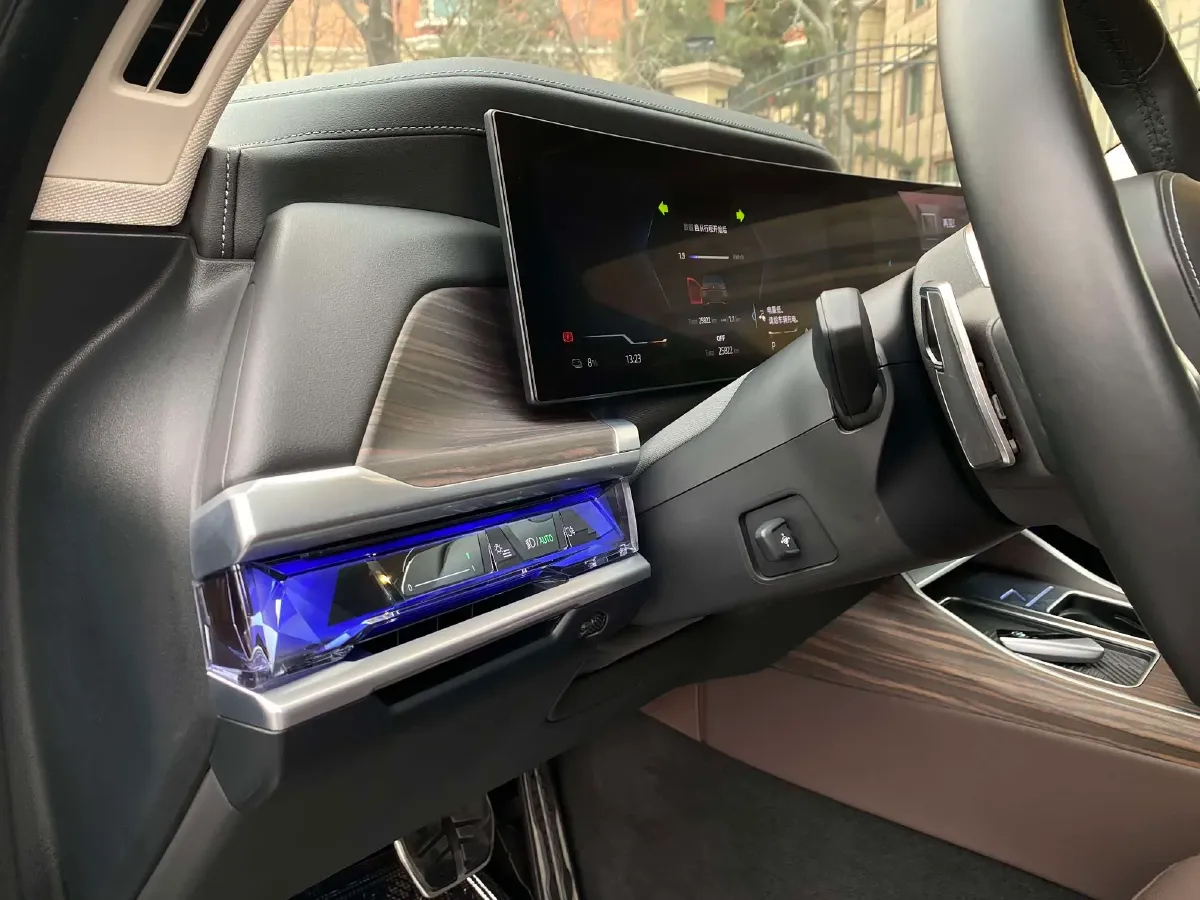 2023 BMW i7 BEV 101.7KWH,autocango,china used car exporter,china ev exporter,chinese used car exporter,chinese used ev exporter