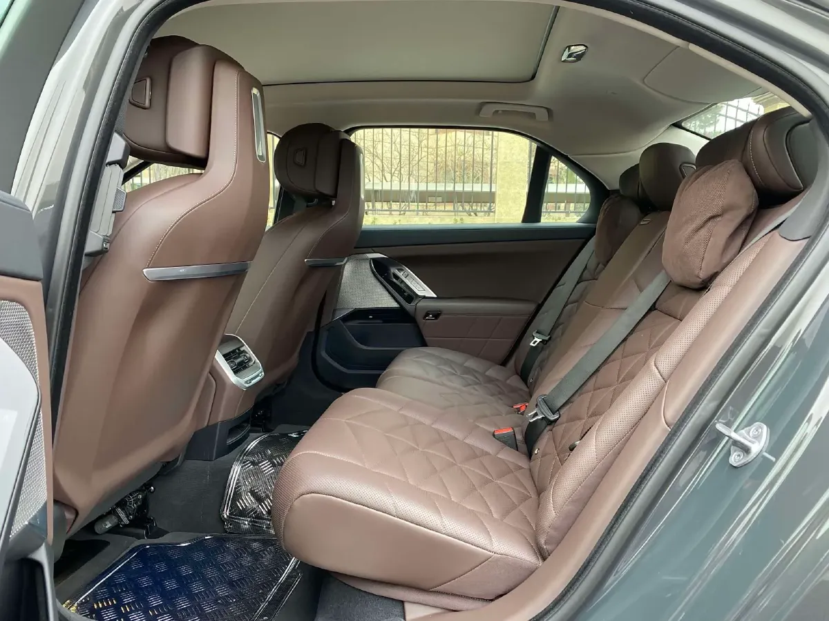 2023 BMW i7 BEV 101.7KWH,autocango,china used car exporter,china ev exporter,chinese used car exporter,chinese used ev exporter