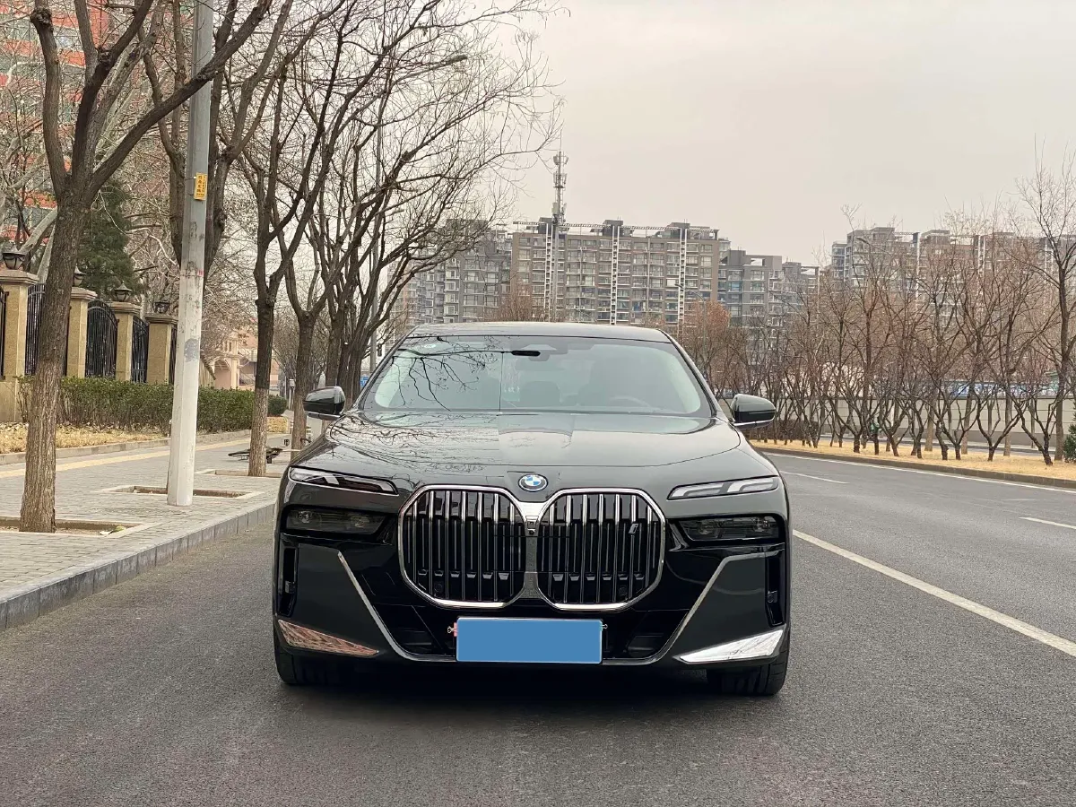 2023 BMW i7 BEV 101.7KWH,autocango,china used car exporter,china ev exporter,chinese used car exporter,chinese used ev exporter