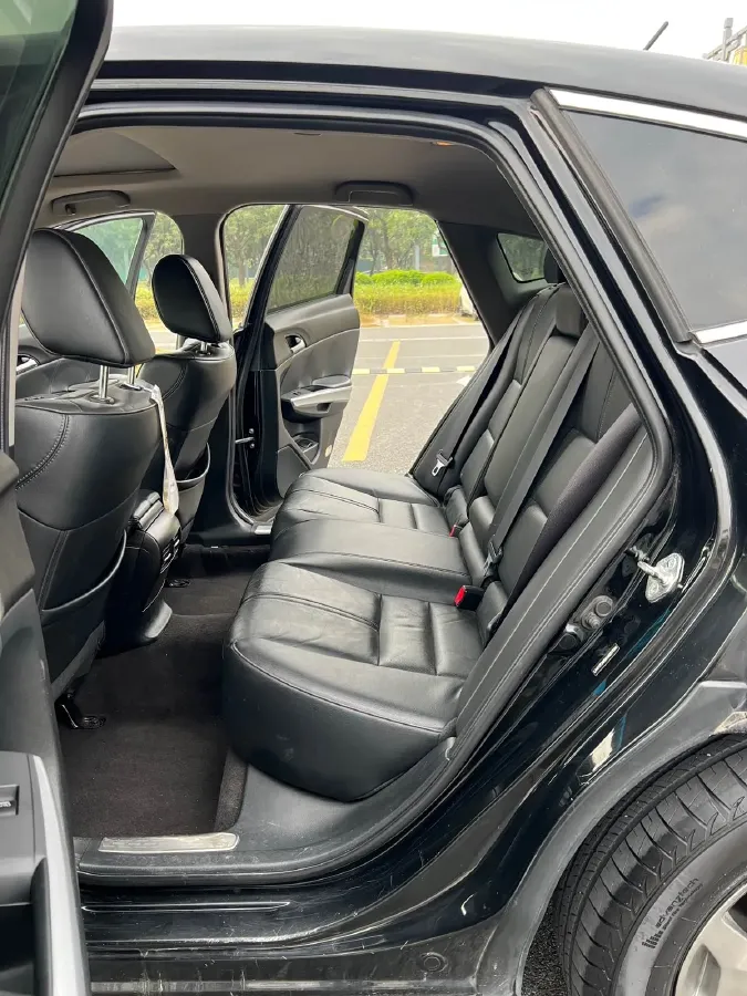 2012 Honda Crosstour 2.4L 197HP L4 5AT,autocango,china used car exporter,china ev exporter,chinese used car exporter,chinese used ev exporter