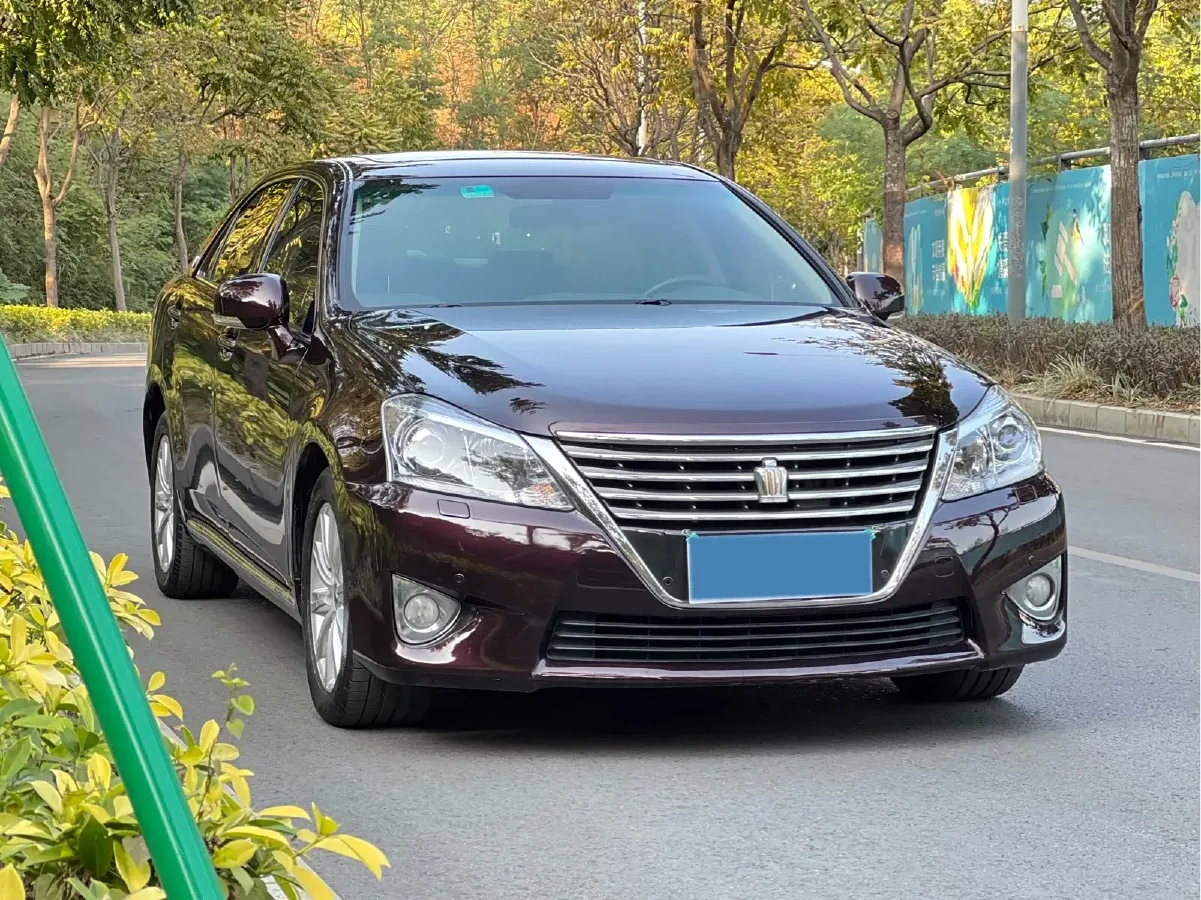 2012 Toyota Crown 2.5L 193HP V6 6AT,autocango,china used car exporter,china ev exporter,chinese used car exporter,chinese used ev exporter