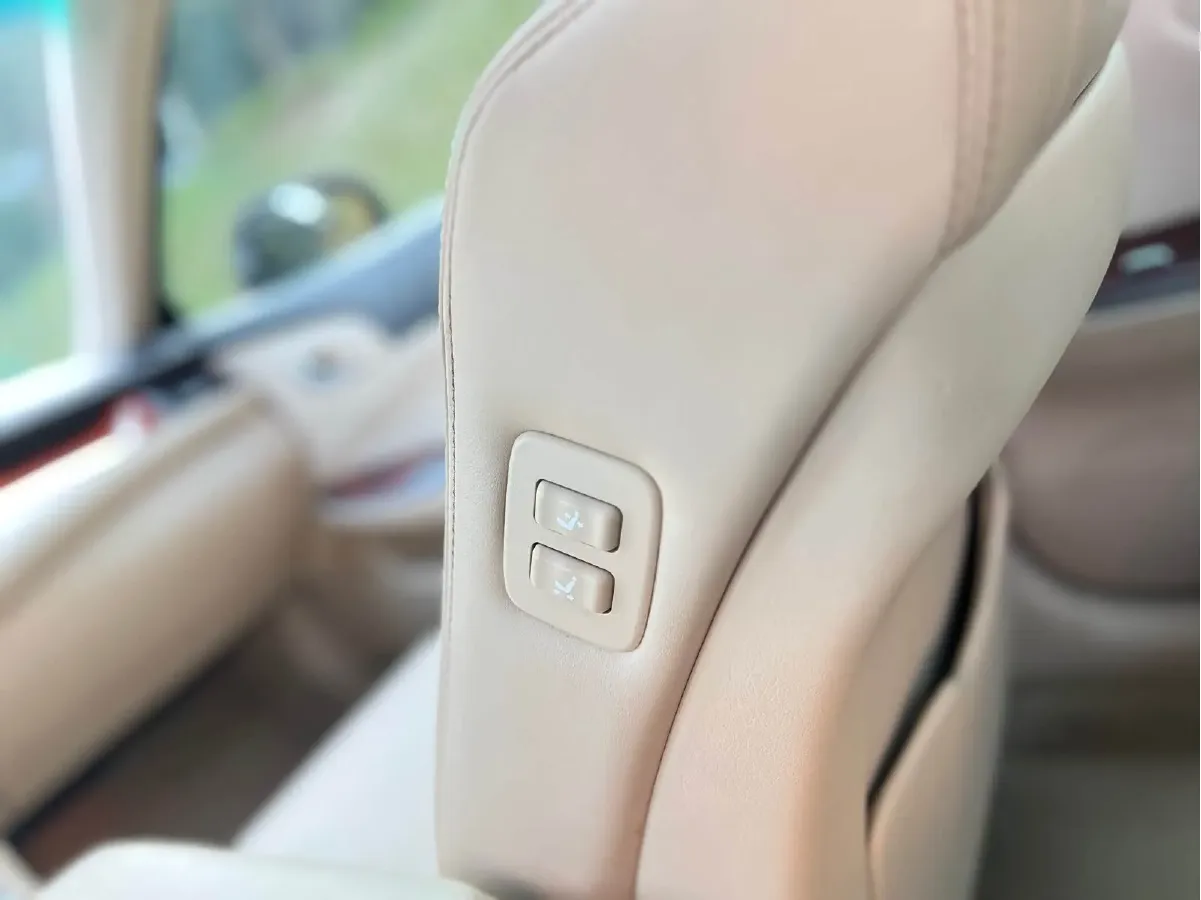 2012 Toyota Crown 2.5L 193HP V6 6AT,autocango,china used car exporter,china ev exporter,chinese used car exporter,chinese used ev exporter