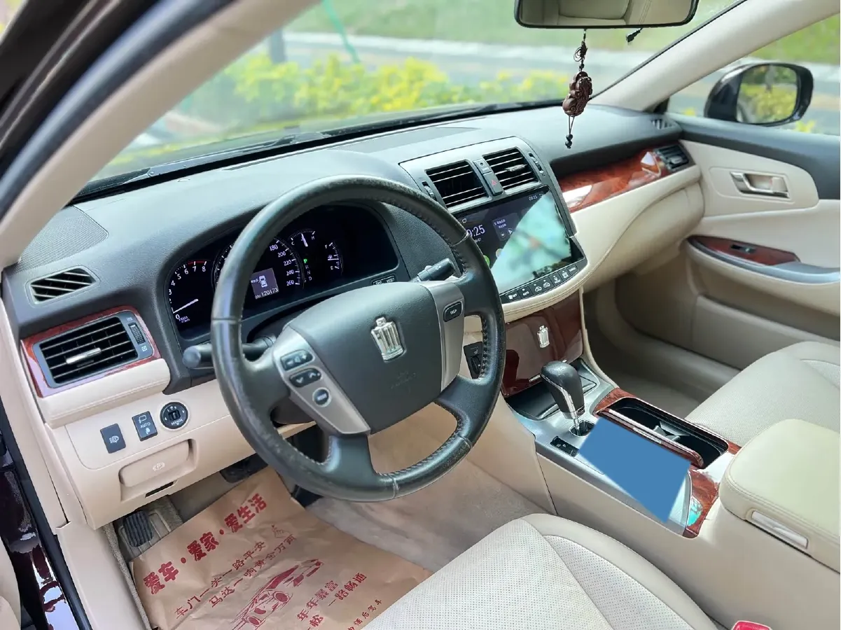 2012 Toyota Crown 2.5L 193HP V6 6AT,autocango,china used car exporter,china ev exporter,chinese used car exporter,chinese used ev exporter