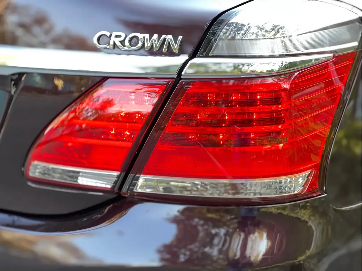 2012 Toyota Crown 2.5L 193HP V6 6AT,autocango,china used car exporter,china ev exporter,chinese used car exporter,chinese used ev exporter