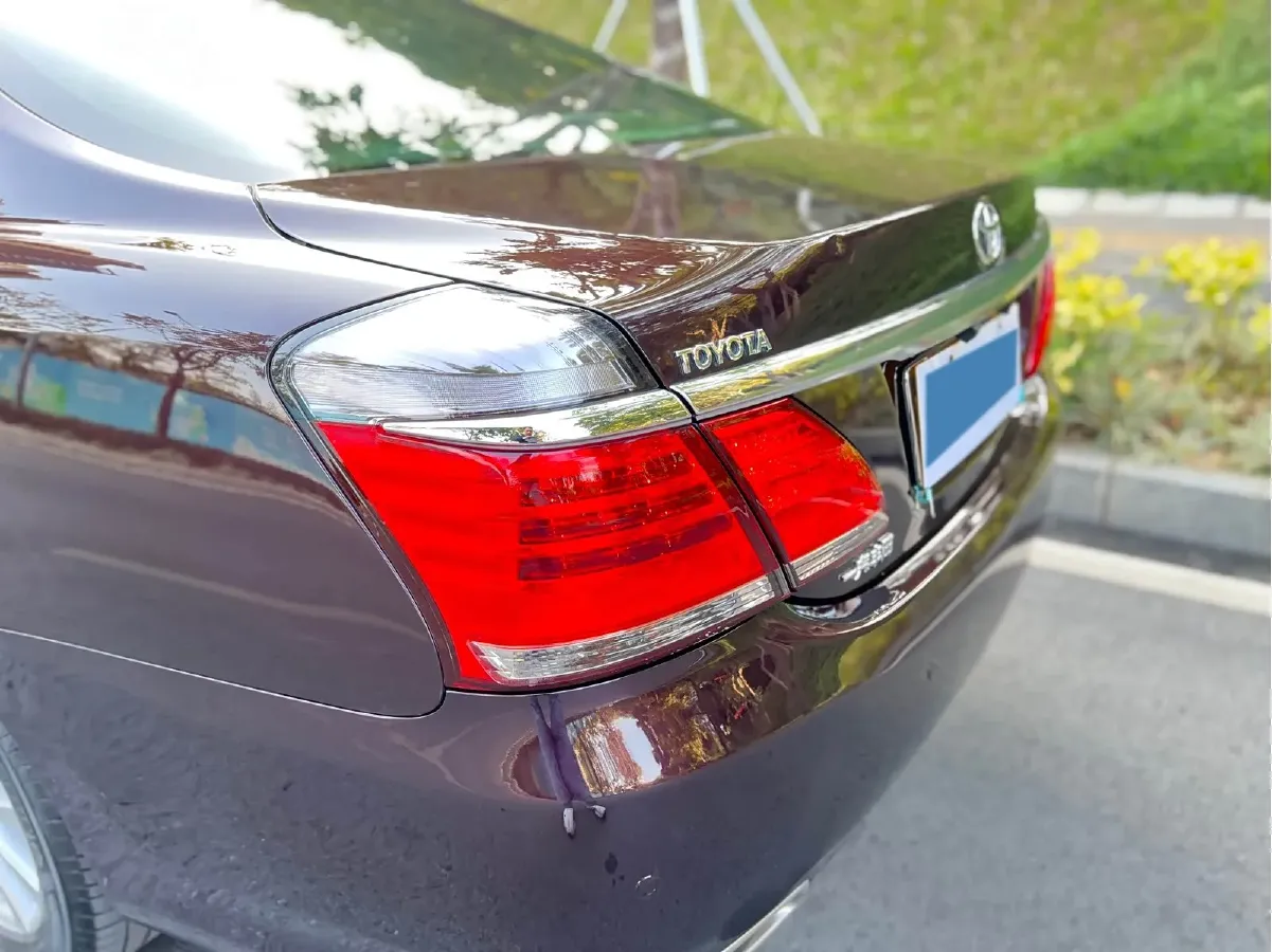 2012 Toyota Crown 2.5L 193HP V6 6AT,autocango,china used car exporter,china ev exporter,chinese used car exporter,chinese used ev exporter