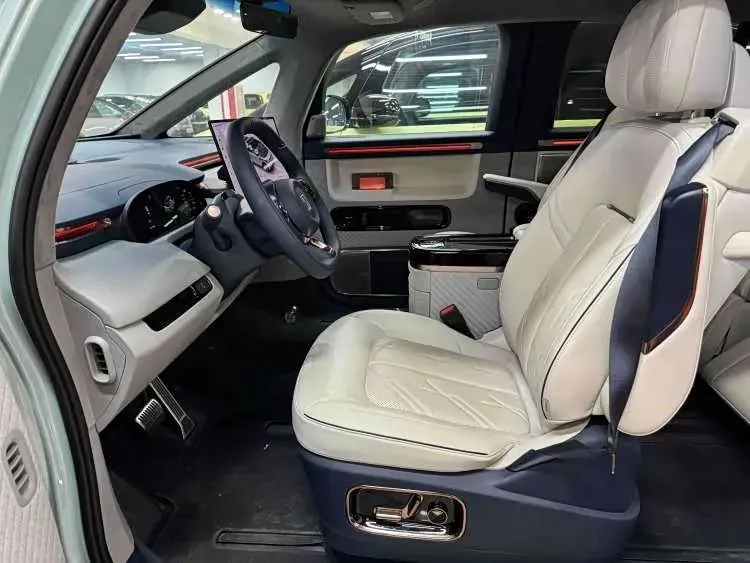 2025 Zeekr MIX BEV 102KWH,autocango,china used car exporter,china ev exporter,chinese used car exporter,chinese used ev exporter