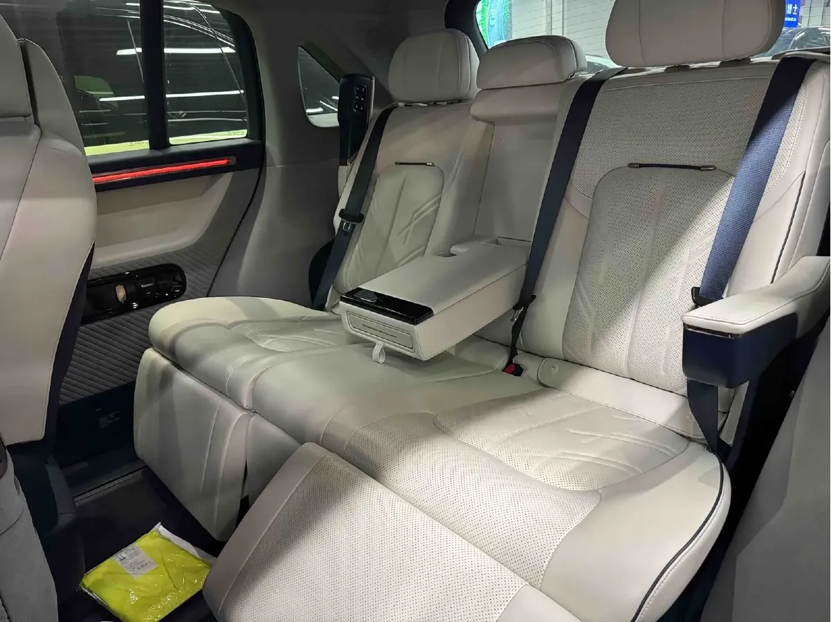 2025 Zeekr MIX BEV 102KWH,autocango,china used car exporter,china ev exporter,chinese used car exporter,chinese used ev exporter