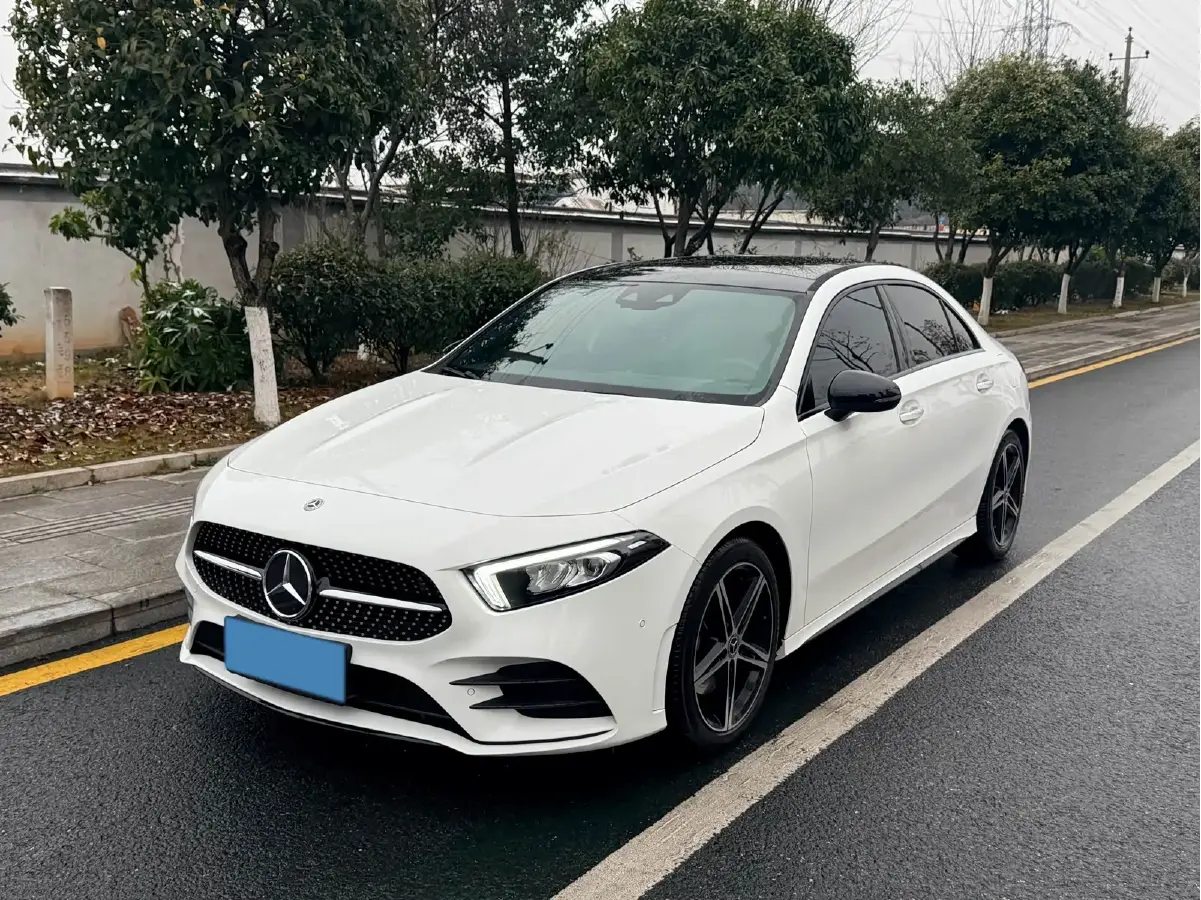 2020 Mercedes-Benz A Class 2.0T 190HP L4 7DCT