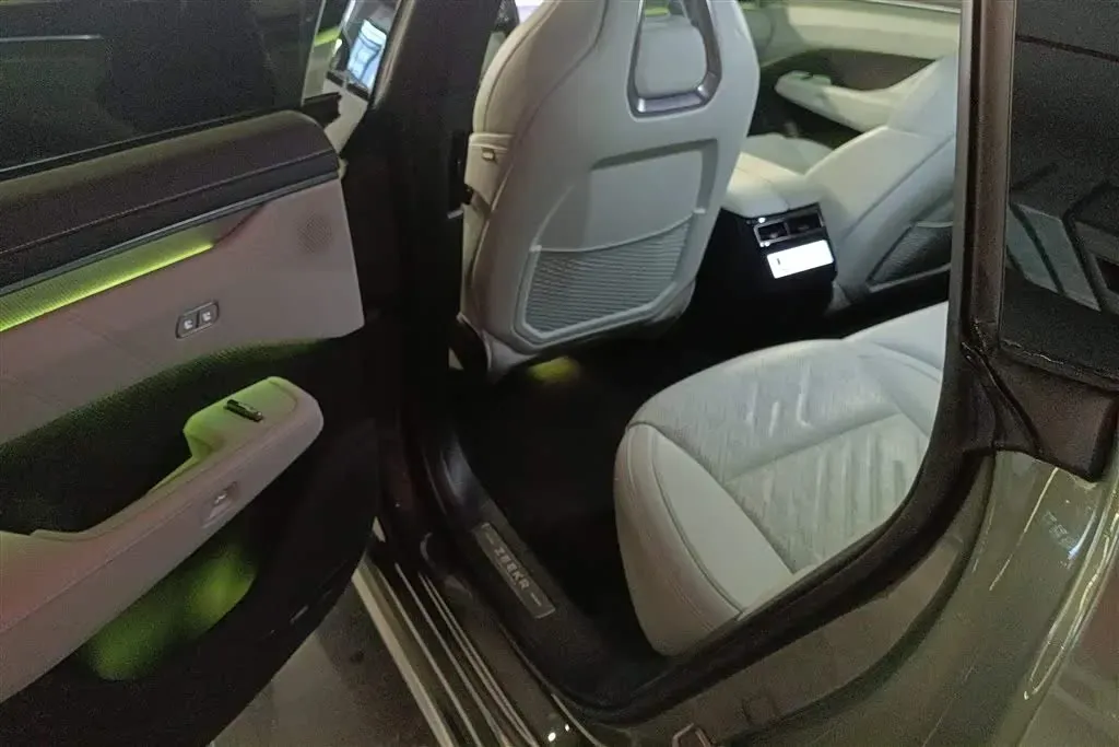 2025 Zeekr 001 BEV 100KWH,autocango,china used car exporter,china ev exporter,chinese used car exporter,chinese used ev exporter