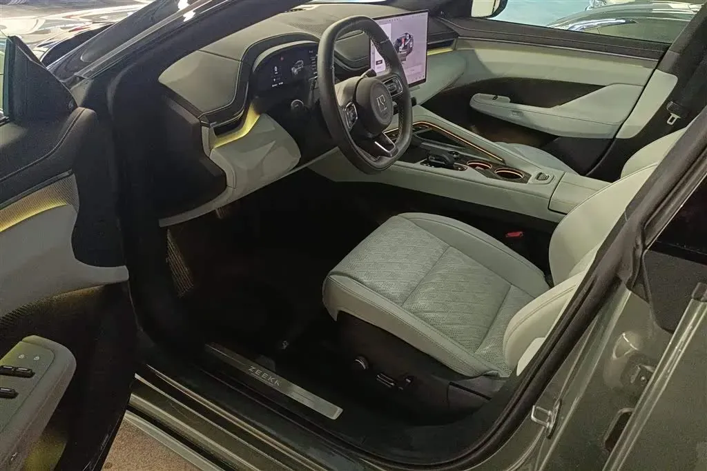 2025 Zeekr 001 BEV 100KWH,autocango,china used car exporter,china ev exporter,chinese used car exporter,chinese used ev exporter