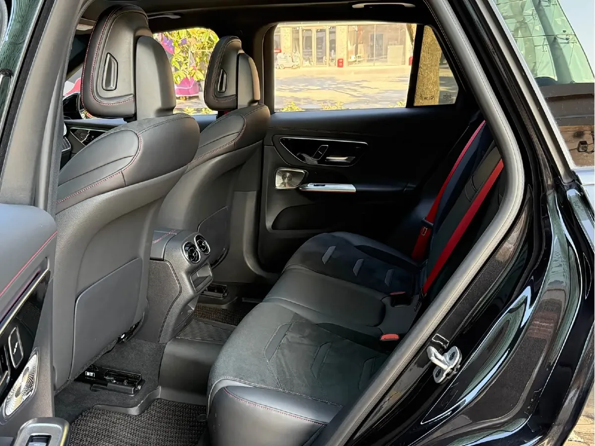 2024 Mercedes-Benz GLC AMG 2.0T 421HP L4 9AT,autocango,china used car exporter,china ev exporter,chinese used car exporter,chinese used ev exporter