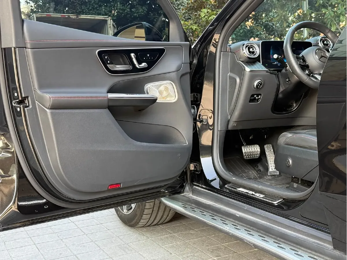 2024 Mercedes-Benz GLC AMG 2.0T 421HP L4 9AT,autocango,china used car exporter,china ev exporter,chinese used car exporter,chinese used ev exporter