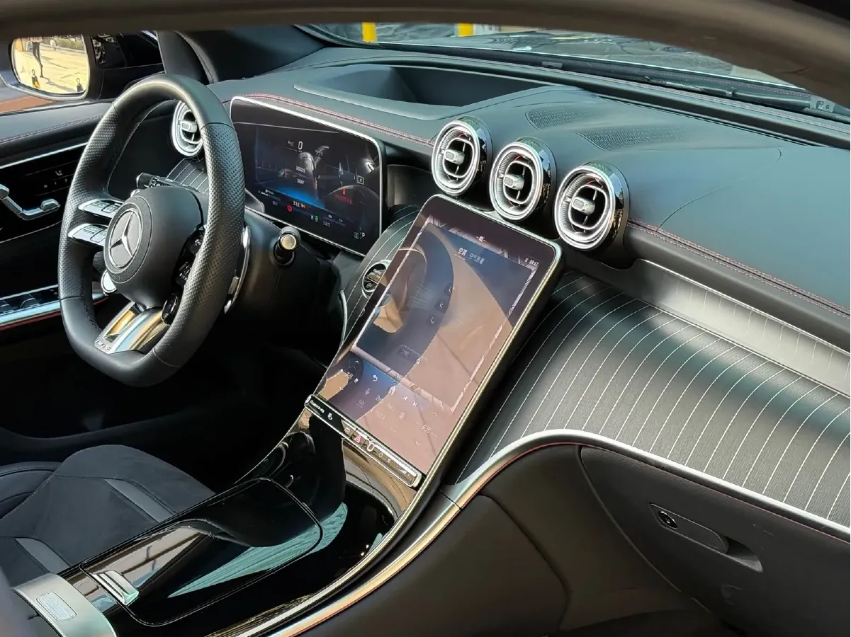 2024 Mercedes-Benz GLC AMG 2.0T 421HP L4 9AT,autocango,china used car exporter,china ev exporter,chinese used car exporter,chinese used ev exporter