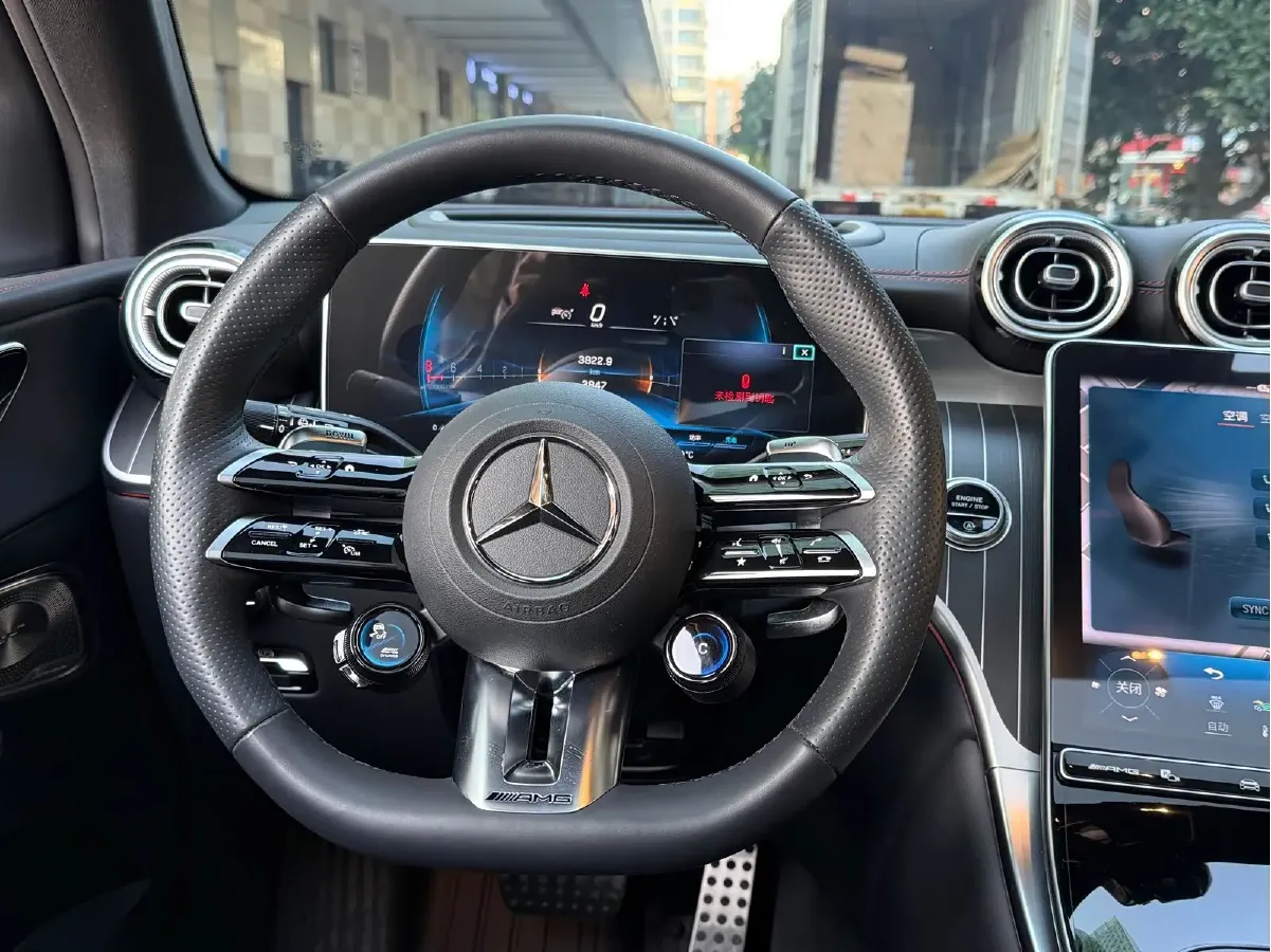 2024 Mercedes-Benz GLC AMG 2.0T 421HP L4 9AT,autocango,china used car exporter,china ev exporter,chinese used car exporter,chinese used ev exporter