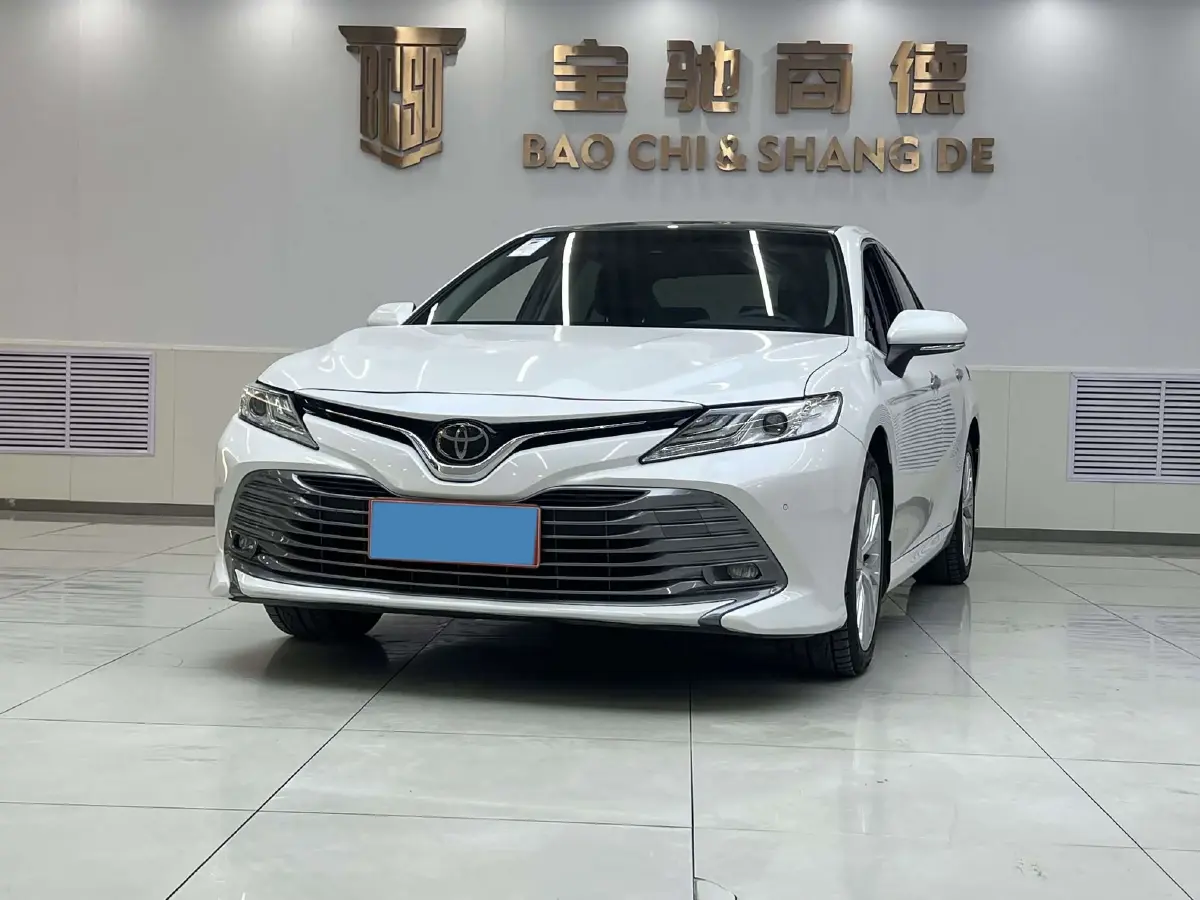 2019 Toyota Camry 2.5L 209HP L4 8AT