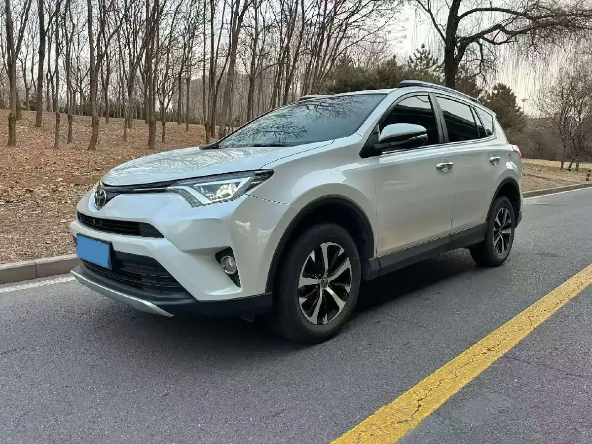2016 Toyota RAV4 2.0L 151HP L4 CVT
