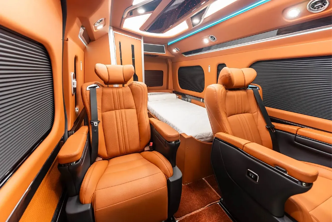 2024 Century Century 3.5L 262HP V6 E-CVT PHEV 18.1KWH,autocango,china used car exporter,china ev exporter,chinese used car exporter,chinese used ev exporter