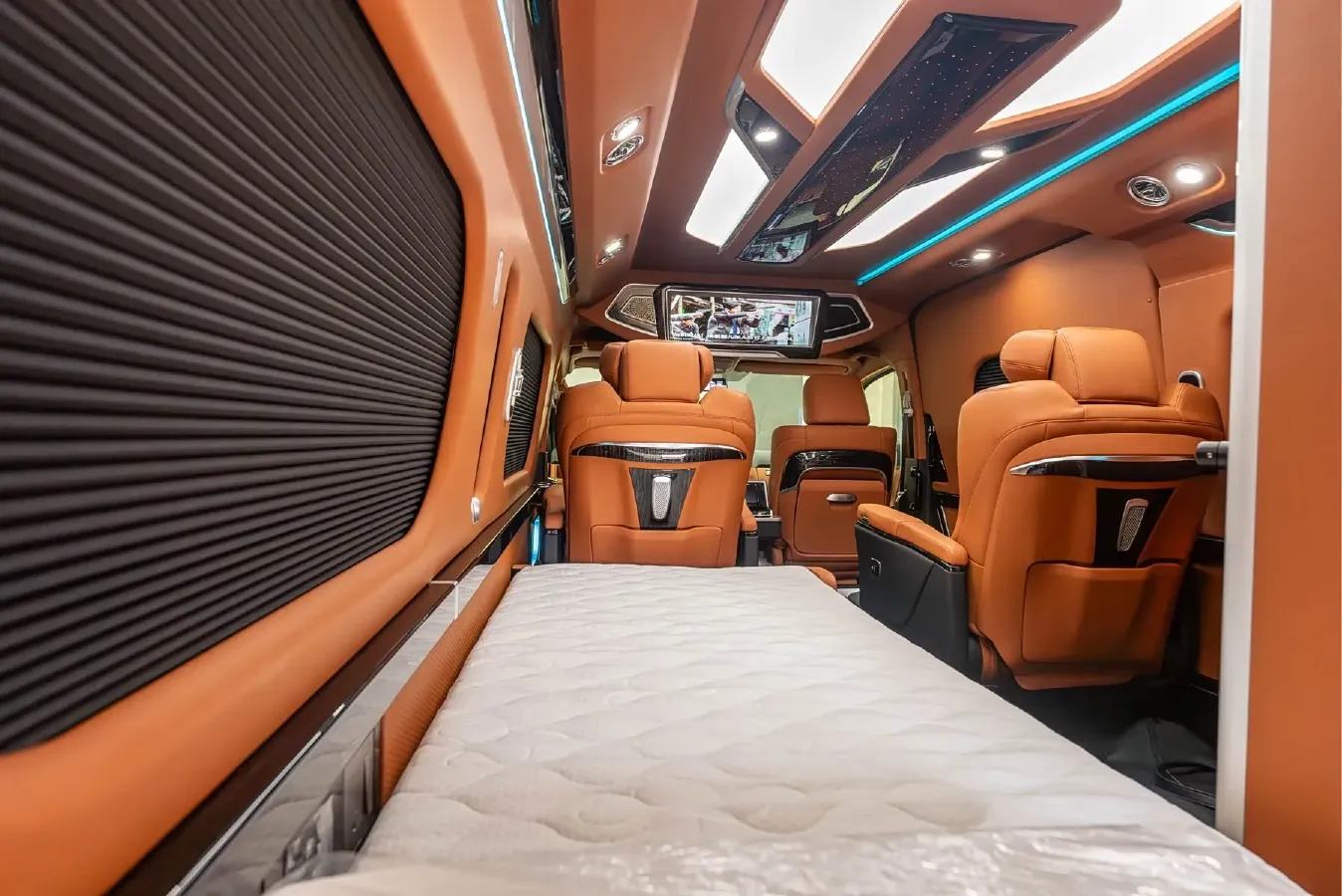 2024 Century Century 3.5L 262HP V6 E-CVT PHEV 18.1KWH,autocango,china used car exporter,china ev exporter,chinese used car exporter,chinese used ev exporter