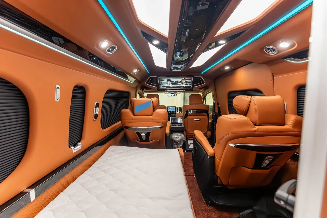 2024 Century Century 3.5L 262HP V6 E-CVT PHEV 18.1KWH,autocango,china used car exporter,china ev exporter,chinese used car exporter,chinese used ev exporter