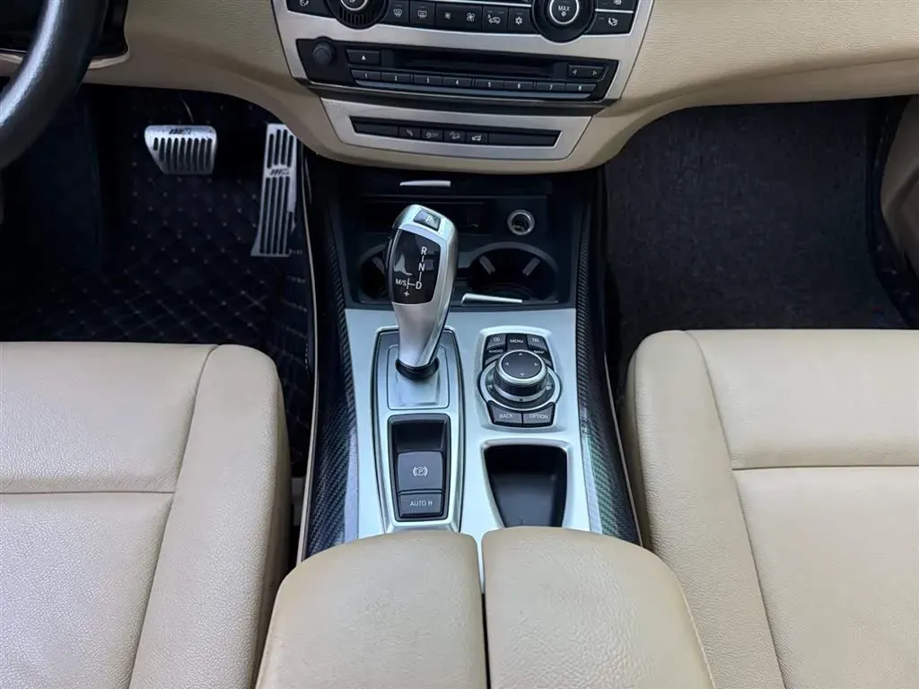 2011 BMW X5 3.0T 306HP L6 8AT,autocango,china used car exporter,china ev exporter,chinese used car exporter,chinese used ev exporter