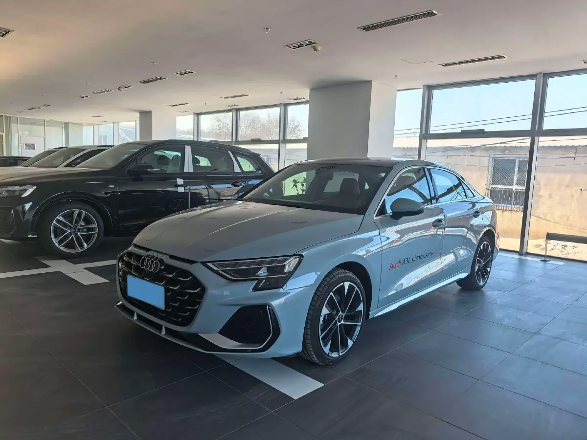 2025 Audi A3 1.5T 160HP L4 7DCT