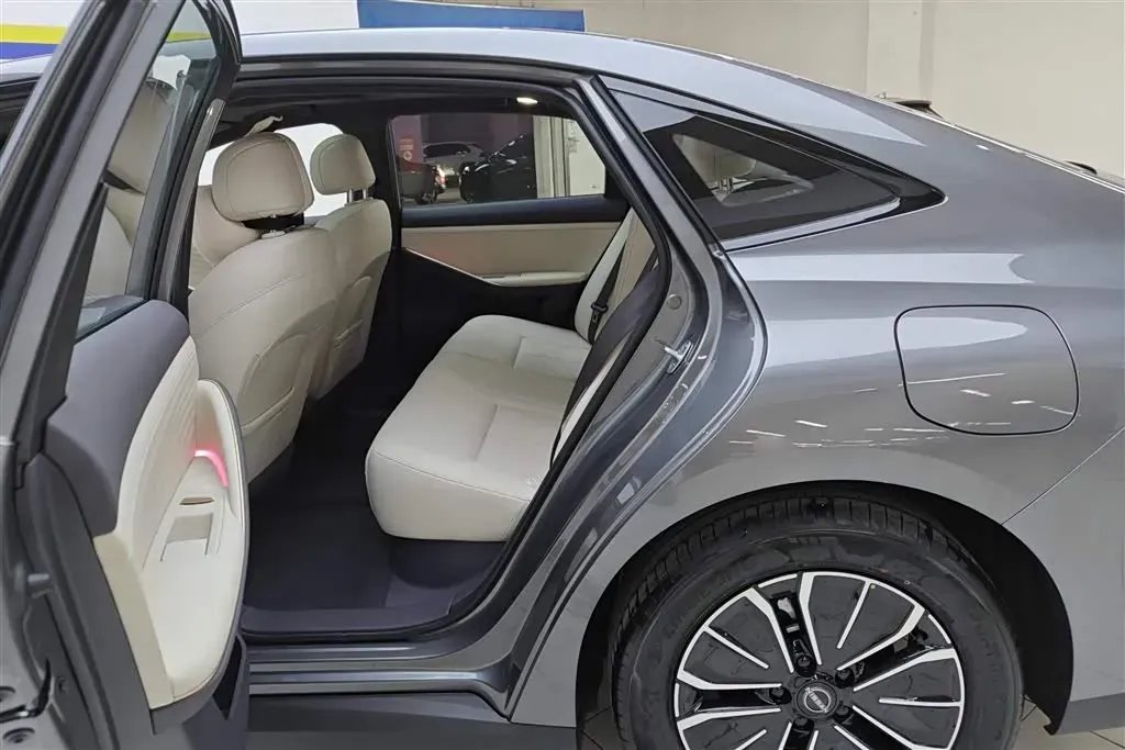 2026 Nissan N7 1.5L 102HP L4 1DHT PHEV,autocango,china used car exporter,china ev exporter,chinese used car exporter,chinese used ev exporter