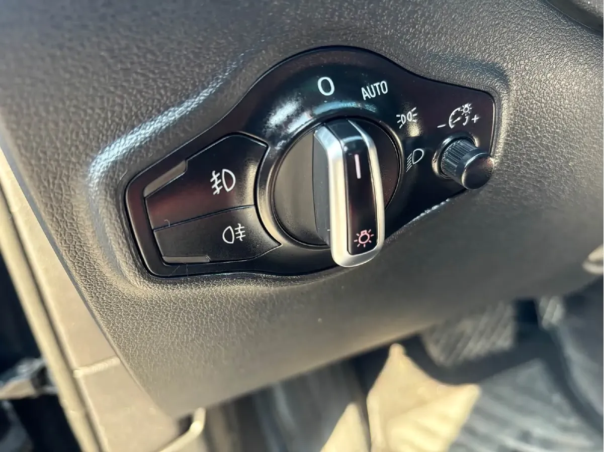 2017 Audi Q5 2.0T 230HP L4 8AT,autocango,china used car exporter,china ev exporter,chinese used car exporter,chinese used ev exporter