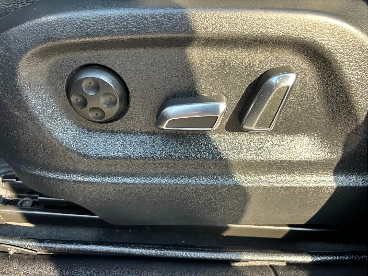 2017 Audi Q5 2.0T 230HP L4 8AT,autocango,china used car exporter,china ev exporter,chinese used car exporter,chinese used ev exporter