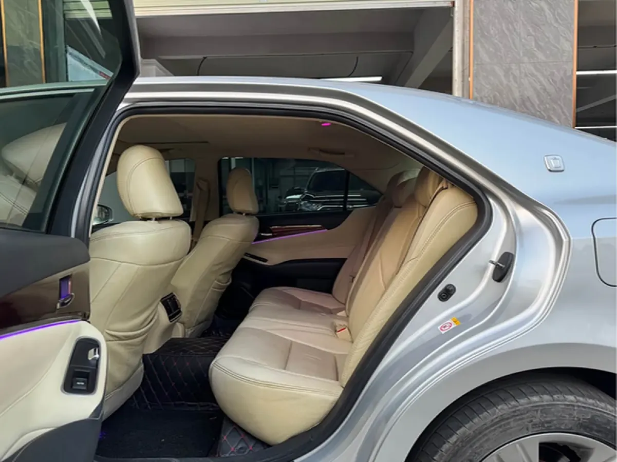 2015 Toyota Crown 2.0T 235HP L4 8AT,autocango,china used car exporter,china ev exporter,chinese used car exporter,chinese used ev exporter