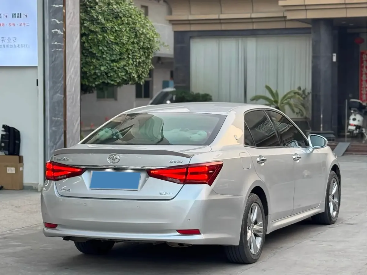 2015 Toyota Crown 2.0T 235HP L4 8AT,autocango,china used car exporter,china ev exporter,chinese used car exporter,chinese used ev exporter