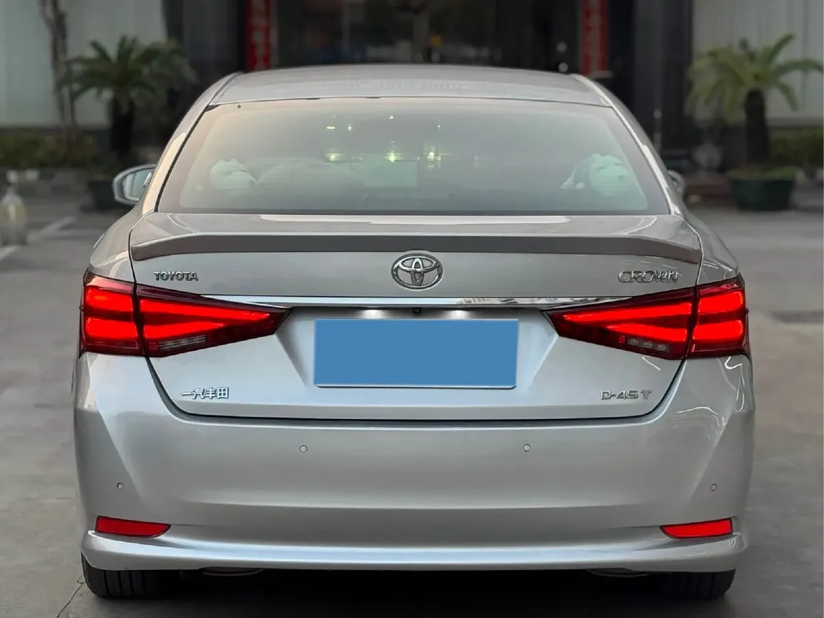 2015 Toyota Crown 2.0T 235HP L4 8AT,autocango,china used car exporter,china ev exporter,chinese used car exporter,chinese used ev exporter