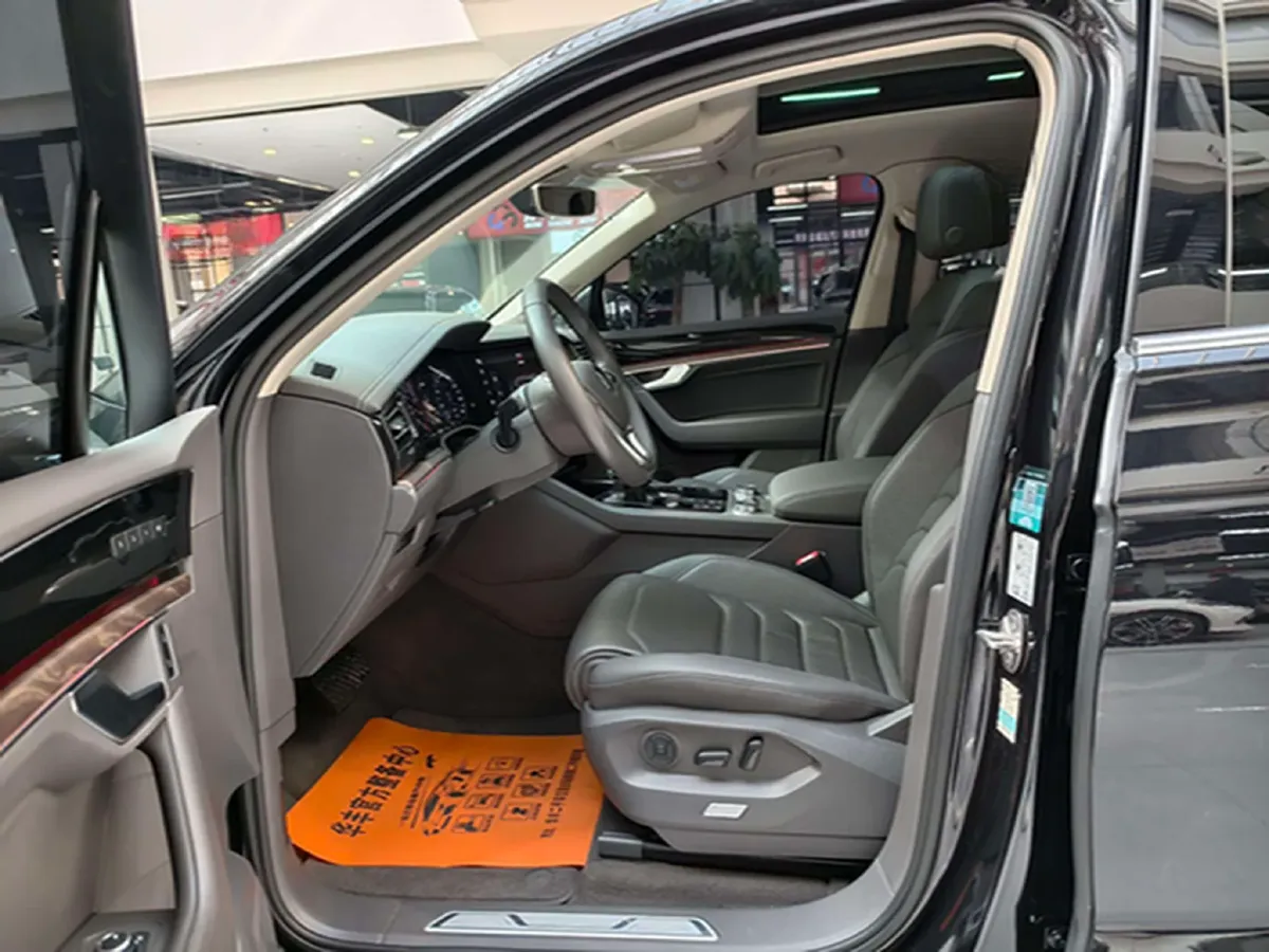 2020 Volkswagen Touareg 3.0T 340HP V6 8AT,autocango,china used car exporter,china ev exporter,chinese used car exporter,chinese used ev exporter