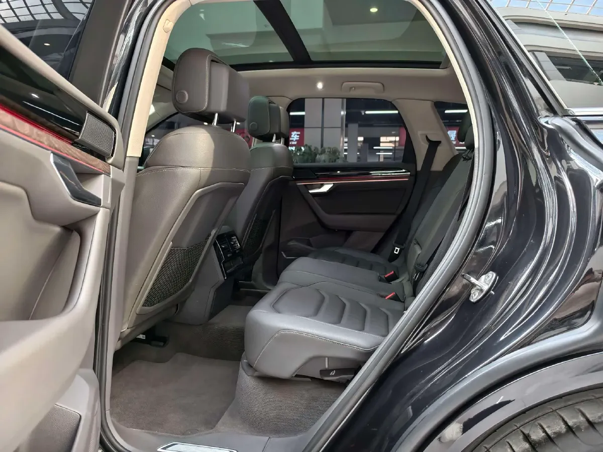 2020 Volkswagen Touareg 3.0T 340HP V6 8AT,autocango,china used car exporter,china ev exporter,chinese used car exporter,chinese used ev exporter