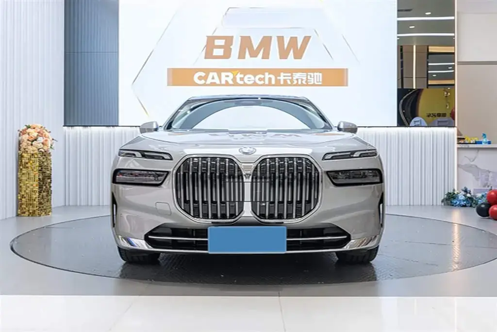 2023 BMW 7 Series 3.0T 272HP L6 8AT