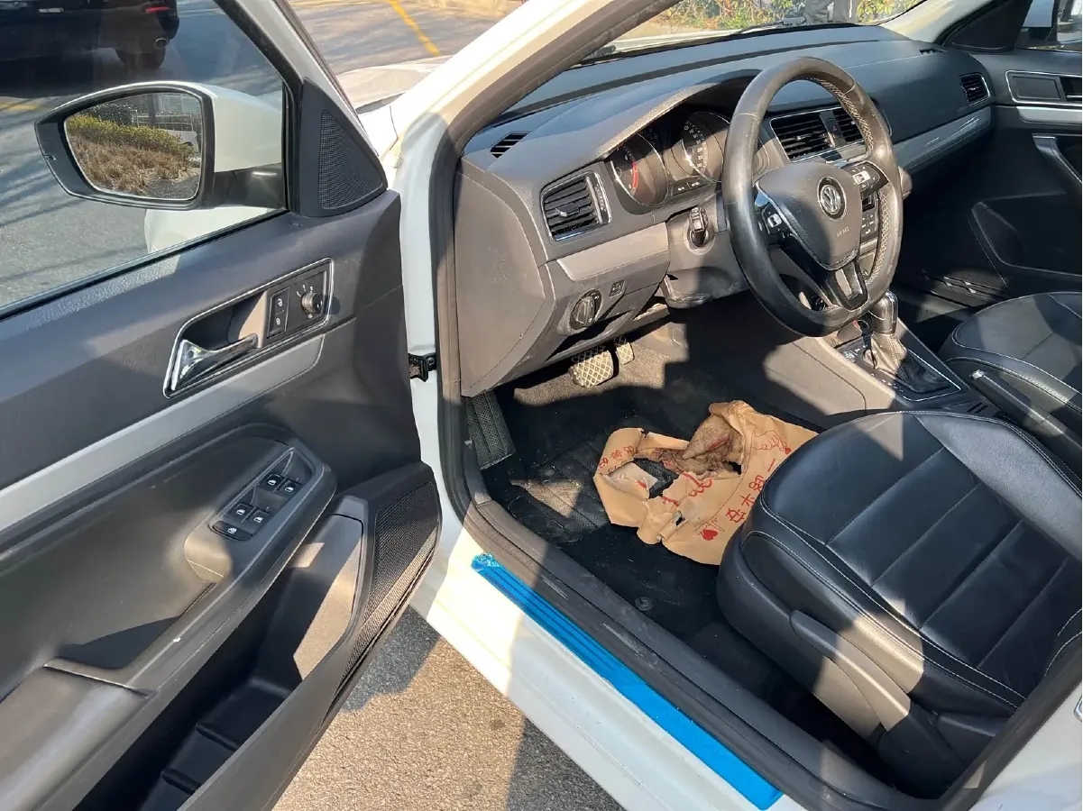 2017 Volkswagen Gran Lavida 1.4T 131HP L4 7DCT,autocango,china used car exporter,china ev exporter,chinese used car exporter,chinese used ev exporter