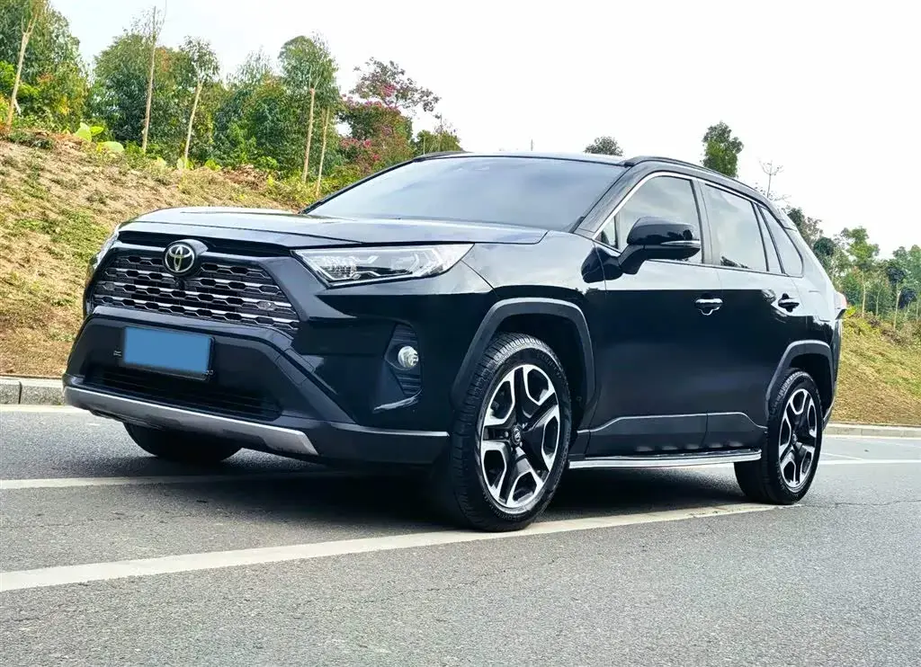 2020 Toyota RAV4 2.0L 171HP L4 CVT