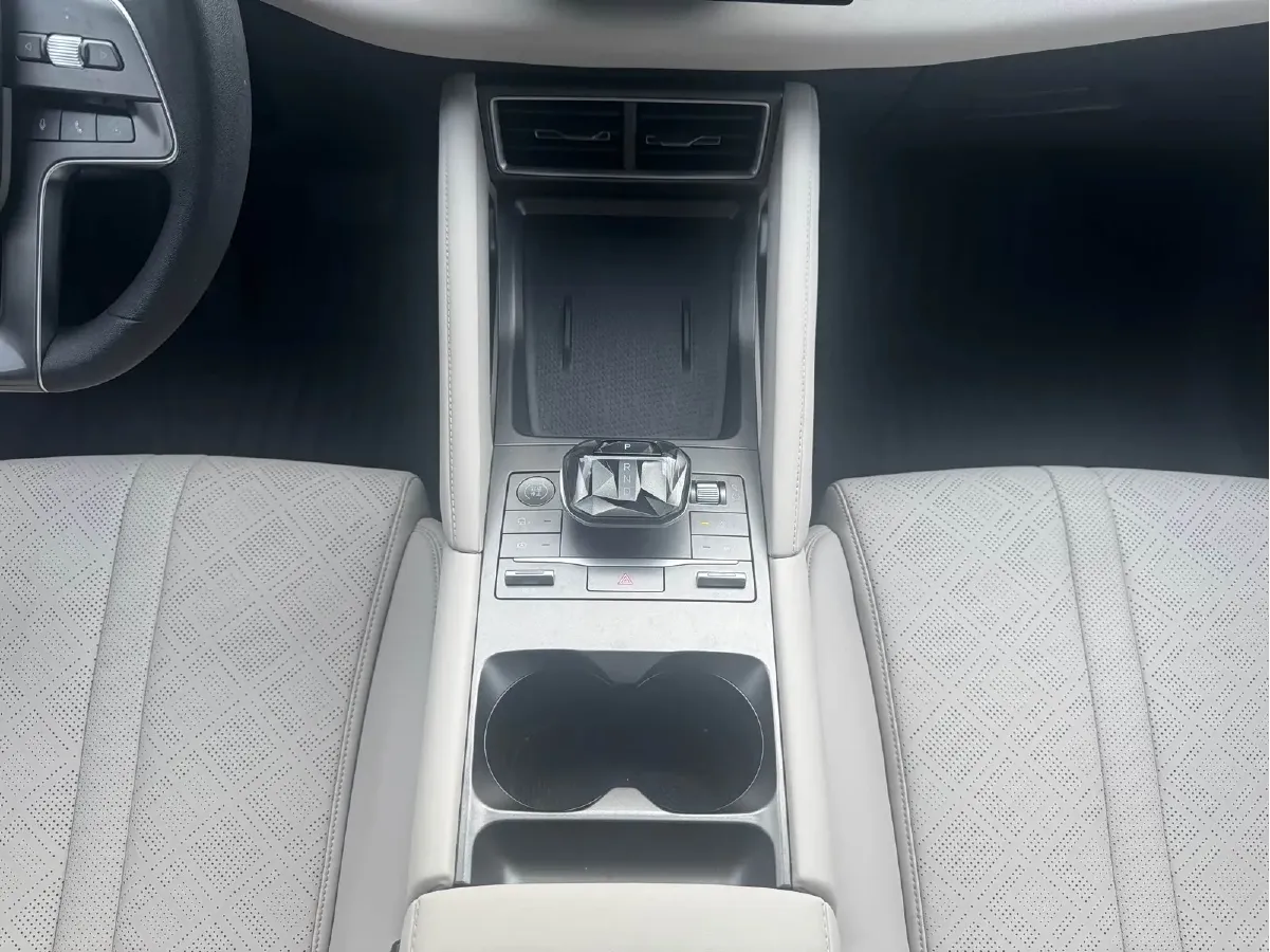 2024 BYD YuanUP BEV 45.12KWH,autocango,china used car exporter,china ev exporter,chinese used car exporter,chinese used ev exporter