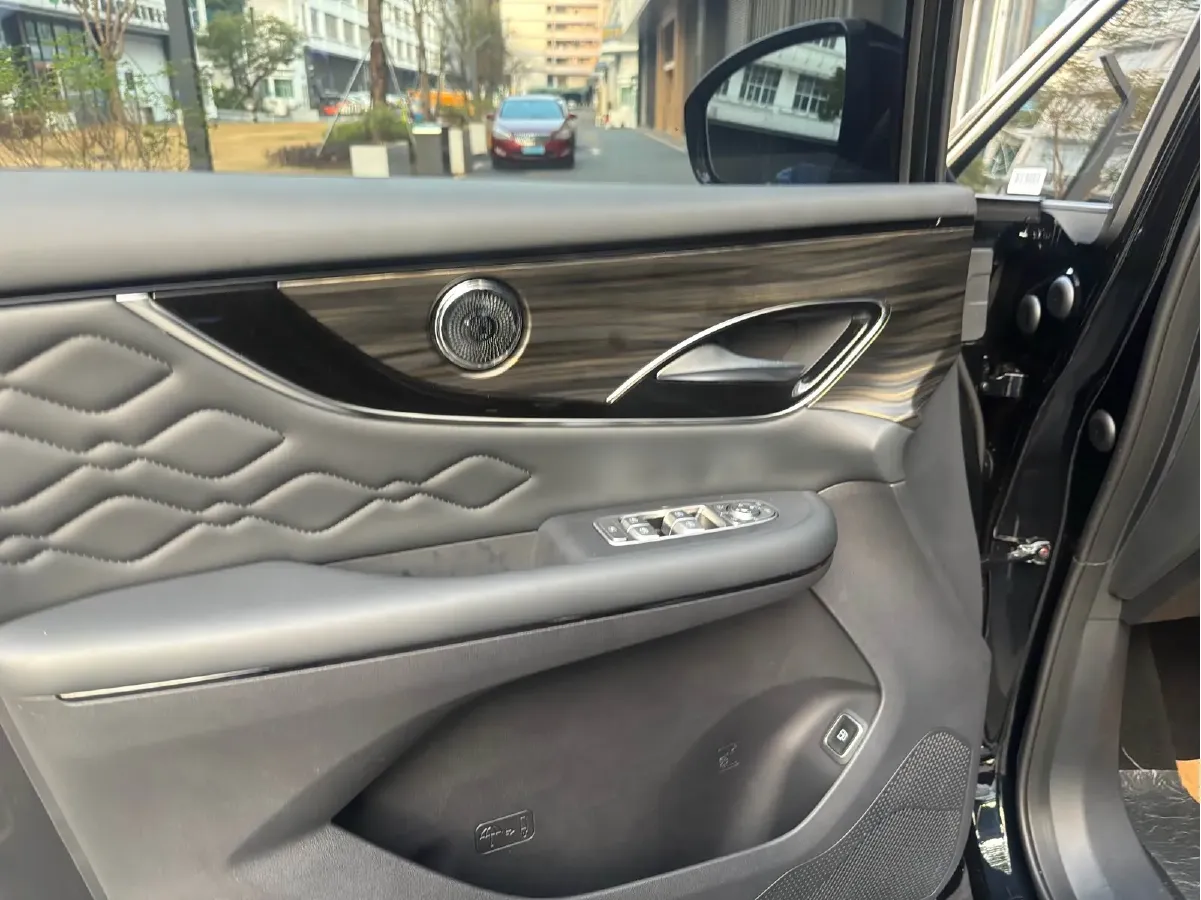 2026 DongFeng Forthing XingHai V9 1.5T 154HP L4 1DHT PHEV,autocango,china used car exporter,china ev exporter,chinese used car exporter,chinese used ev exporter