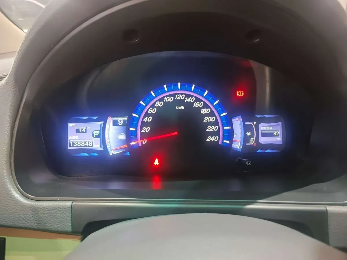 2013 BYD M6 2.4L 160HP L4 4AT,autocango,china used car exporter,china ev exporter,chinese used car exporter,chinese used ev exporter