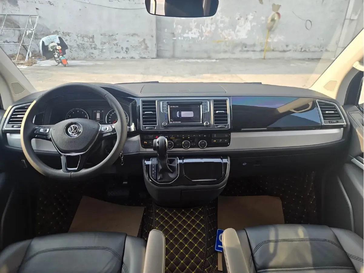 2016 Volkswagen Multivan 2.0T 204HP L4 7DCT,autocango,china used car exporter,china ev exporter,chinese used car exporter,chinese used ev exporter