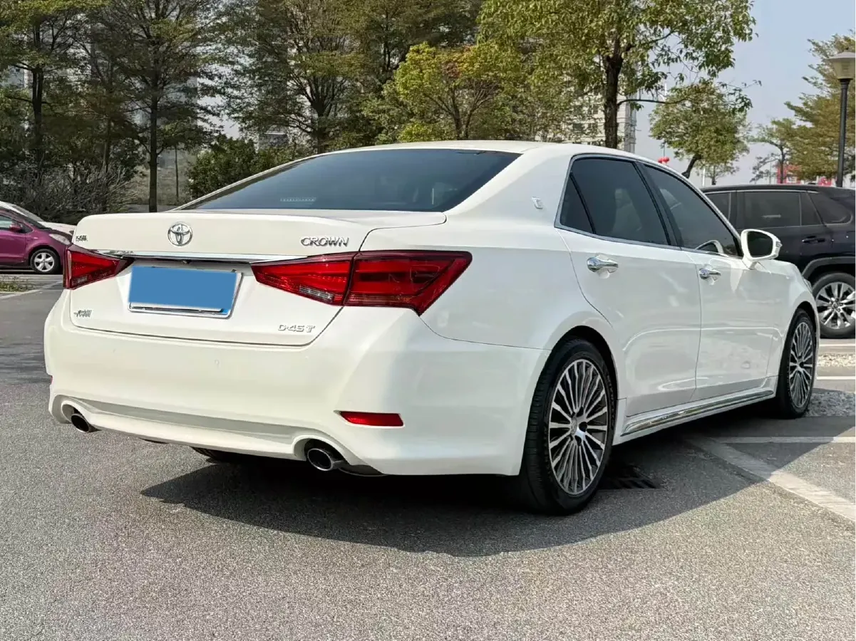 2018 Toyota Crown 2.0T 235HP L4 8AT,autocango,china used car exporter,china ev exporter,chinese used car exporter,chinese used ev exporter