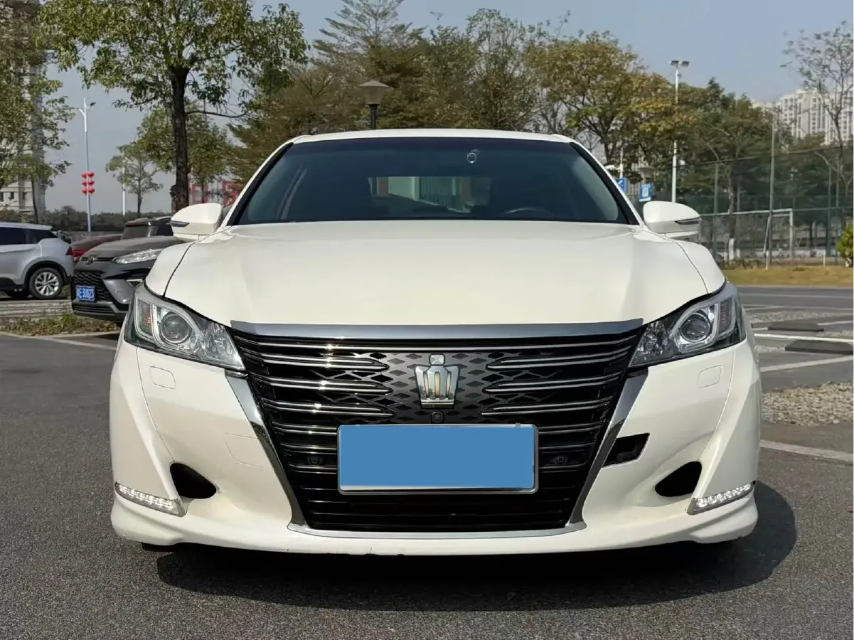 2018 Toyota Crown 2.0T 235HP L4 8AT,autocango,china used car exporter,china ev exporter,chinese used car exporter,chinese used ev exporter