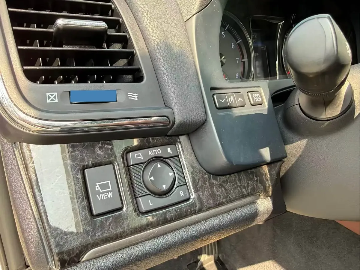 2018 Toyota Crown 2.0T 235HP L4 8AT,autocango,china used car exporter,china ev exporter,chinese used car exporter,chinese used ev exporter