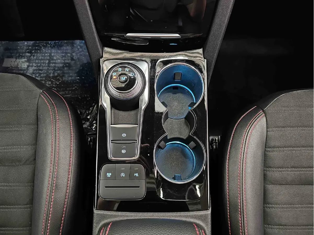 2024 Ford Escape 2.0T 248HP L4 8AT,autocango,china used car exporter,china ev exporter,chinese used car exporter,chinese used ev exporter