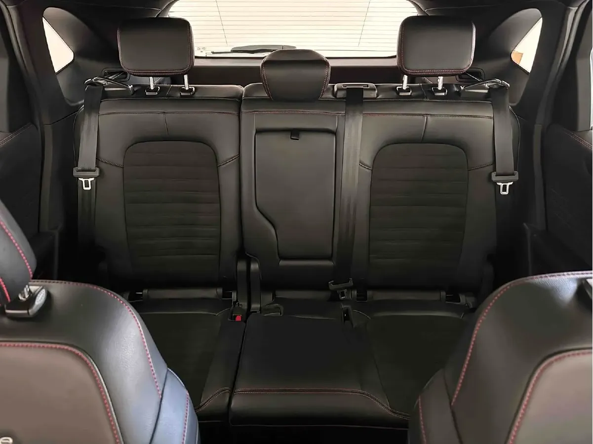 2024 Ford Escape 2.0T 248HP L4 8AT,autocango,china used car exporter,china ev exporter,chinese used car exporter,chinese used ev exporter